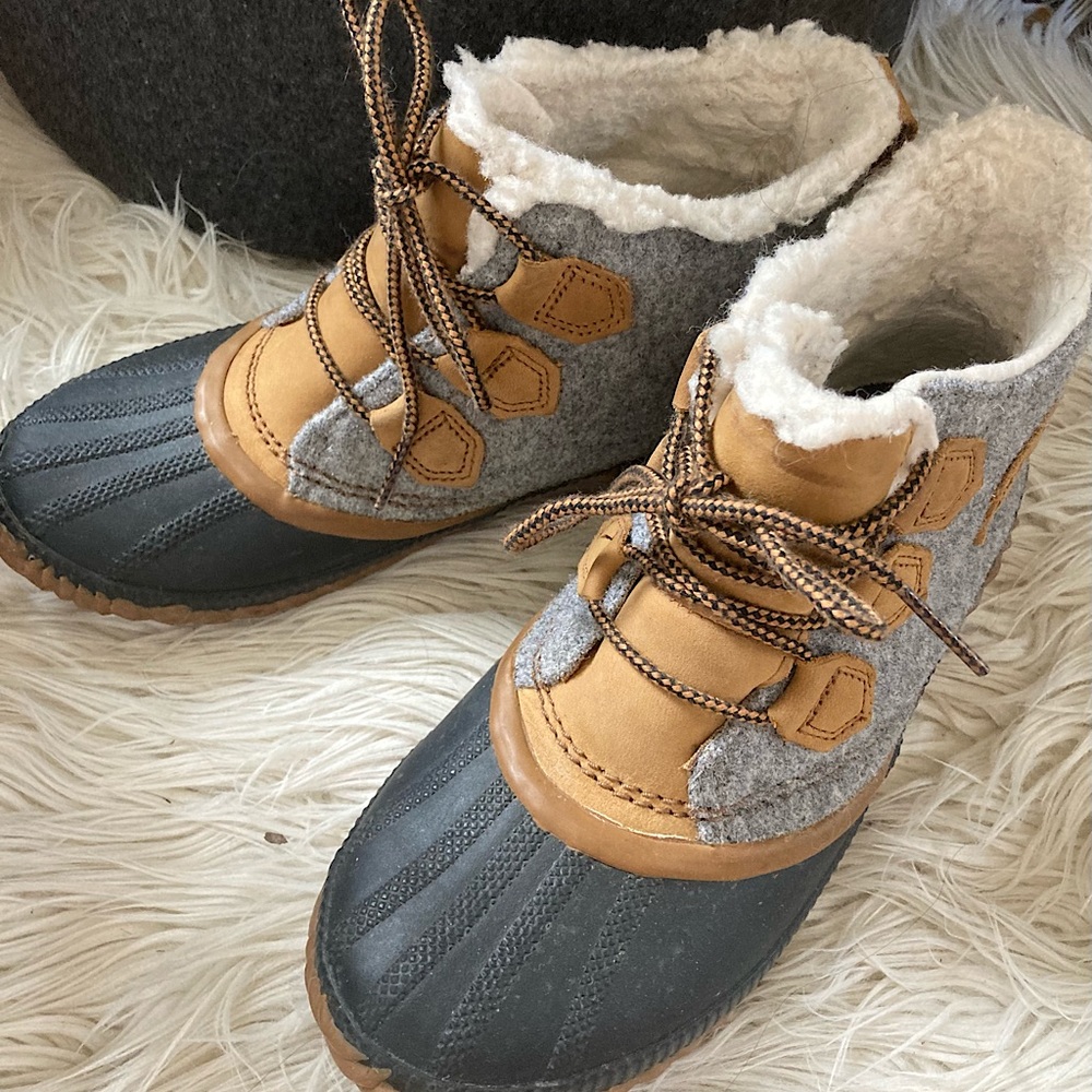 Sorel out n about boots